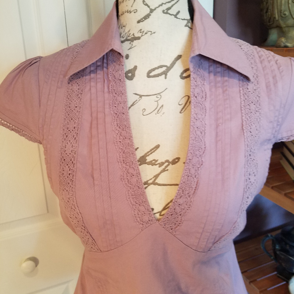 LIKE NEW - BCBG Lace detail deep vee tie back top